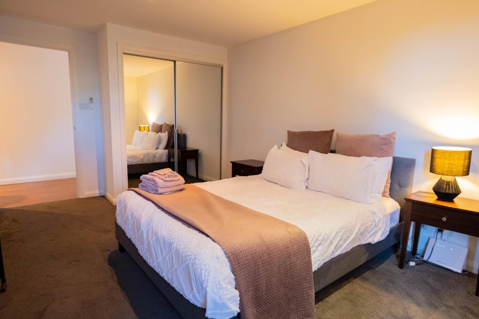 Large Executive 3 Bedroom Yarralumla 外观 照片