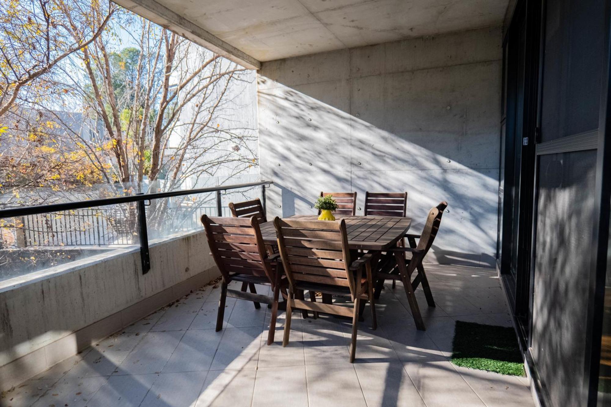 Large Executive 3 Bedroom Yarralumla 外观 照片